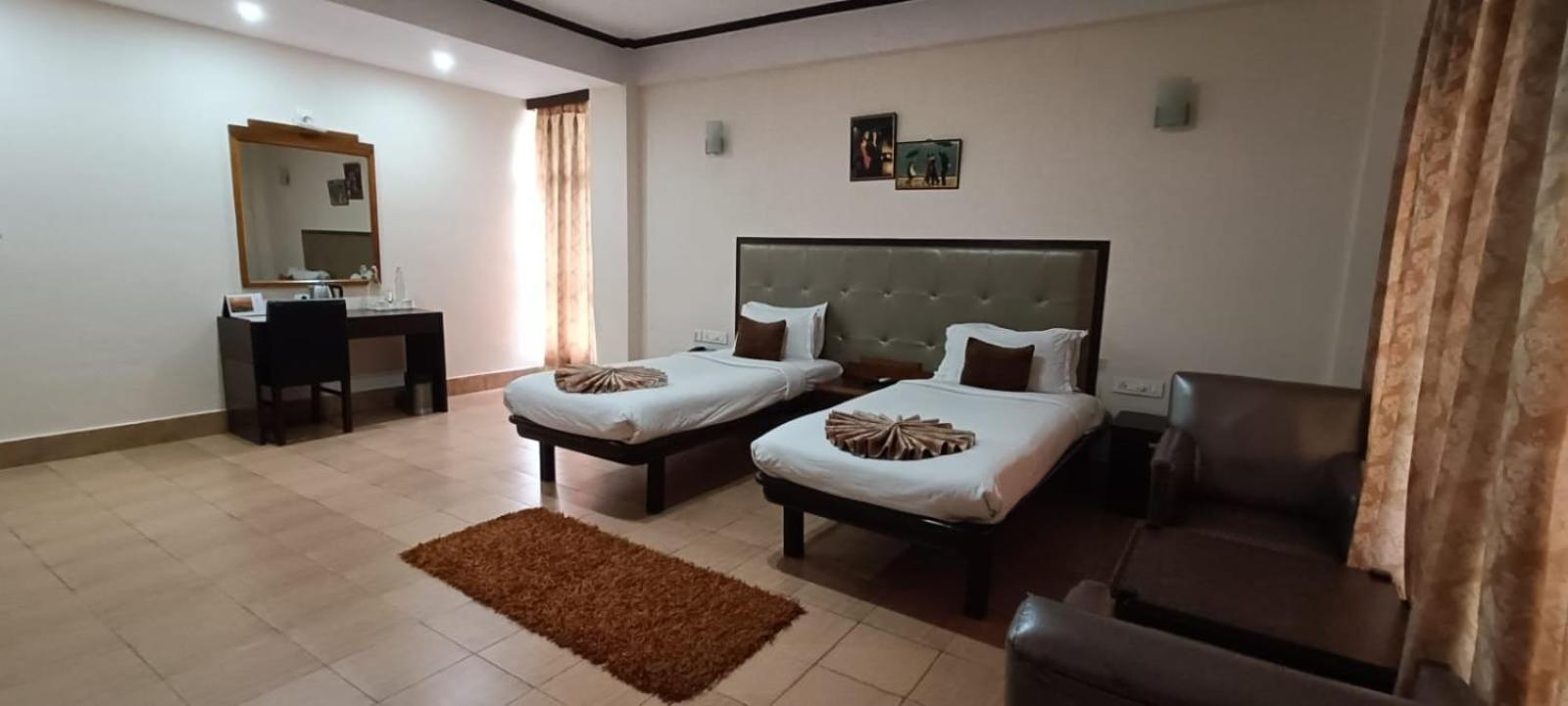 Polo Tura Hotel Екстериор снимка