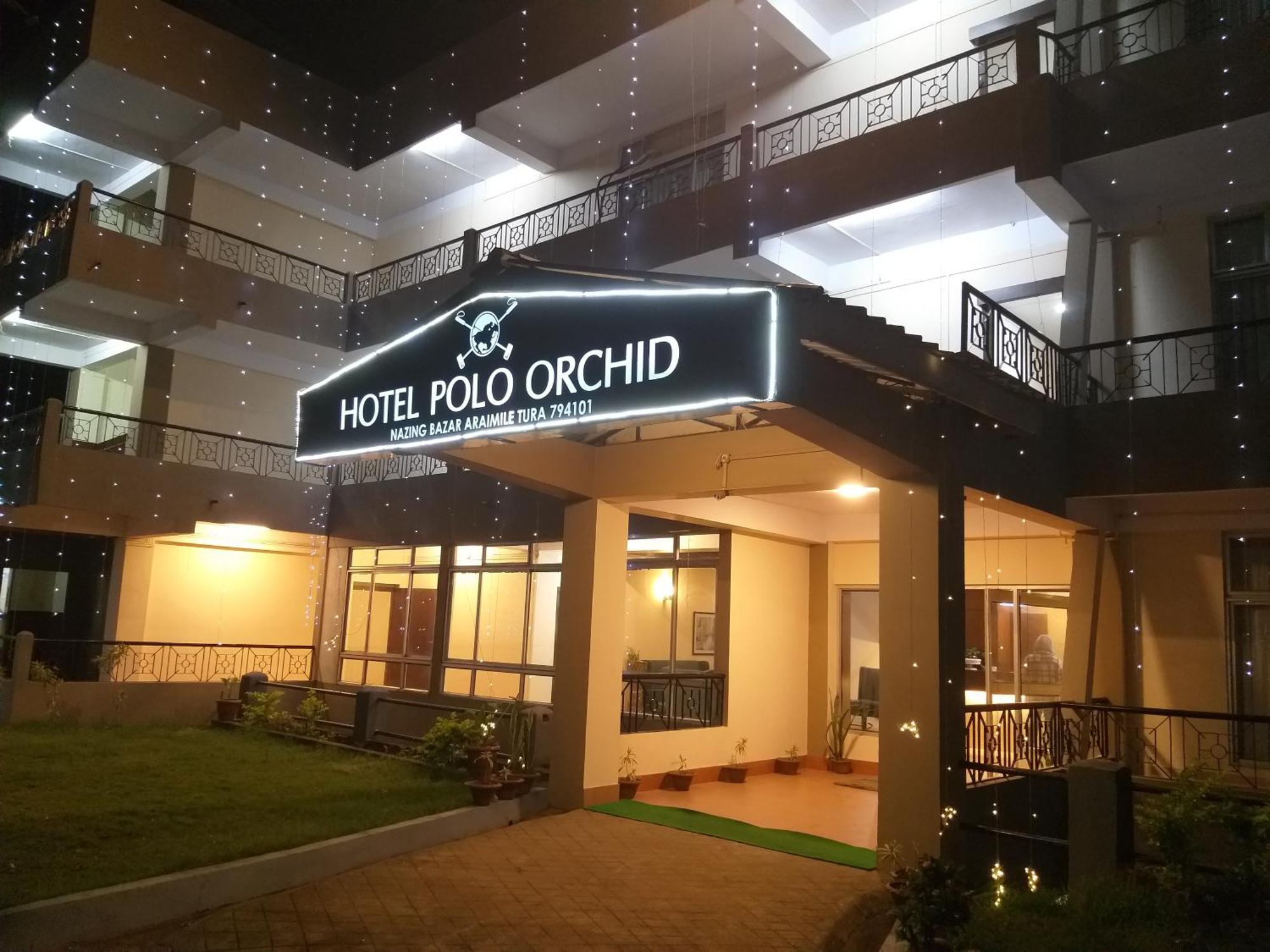 Polo Tura Hotel Екстериор снимка
