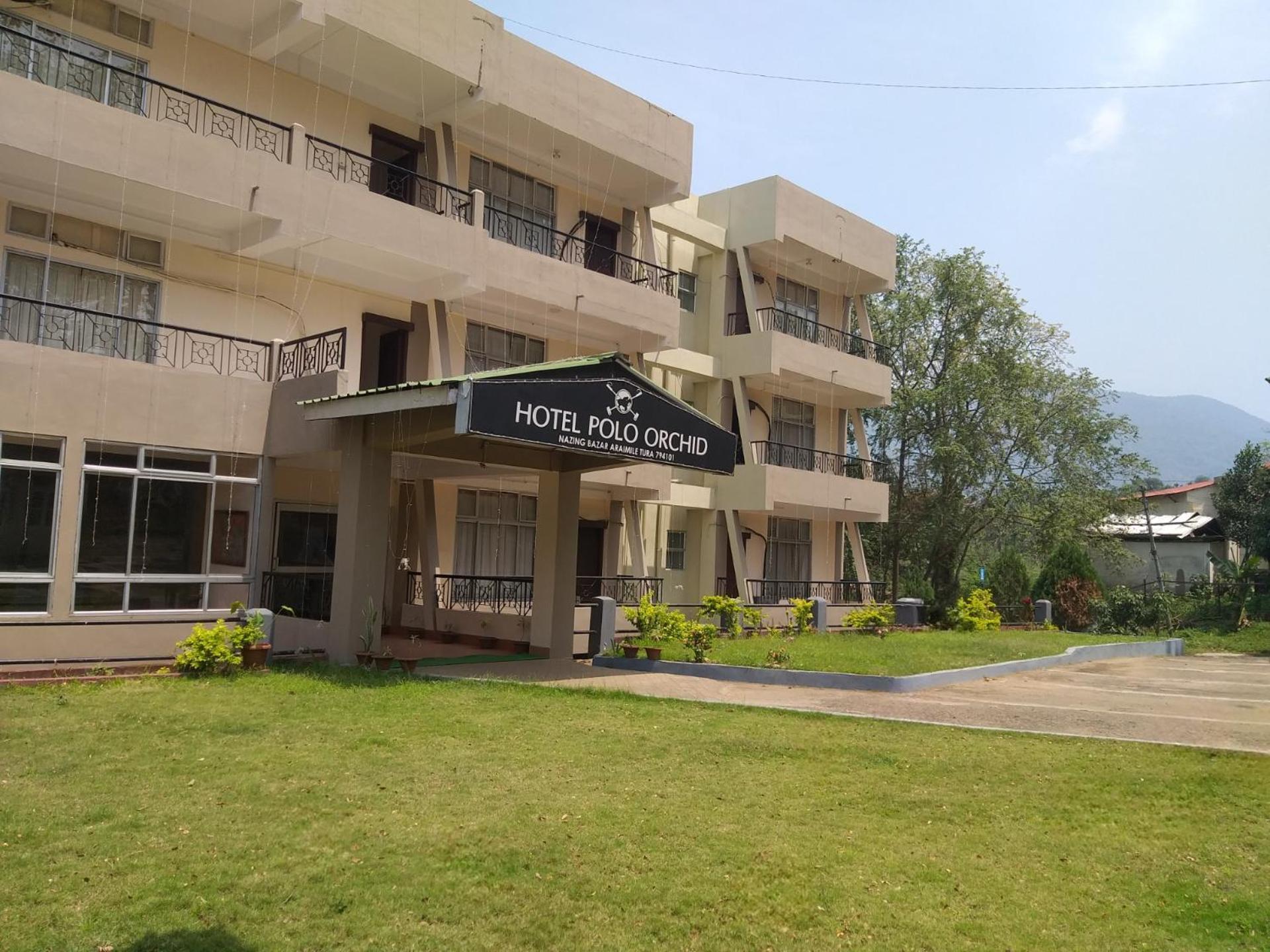 Polo Tura Hotel Екстериор снимка