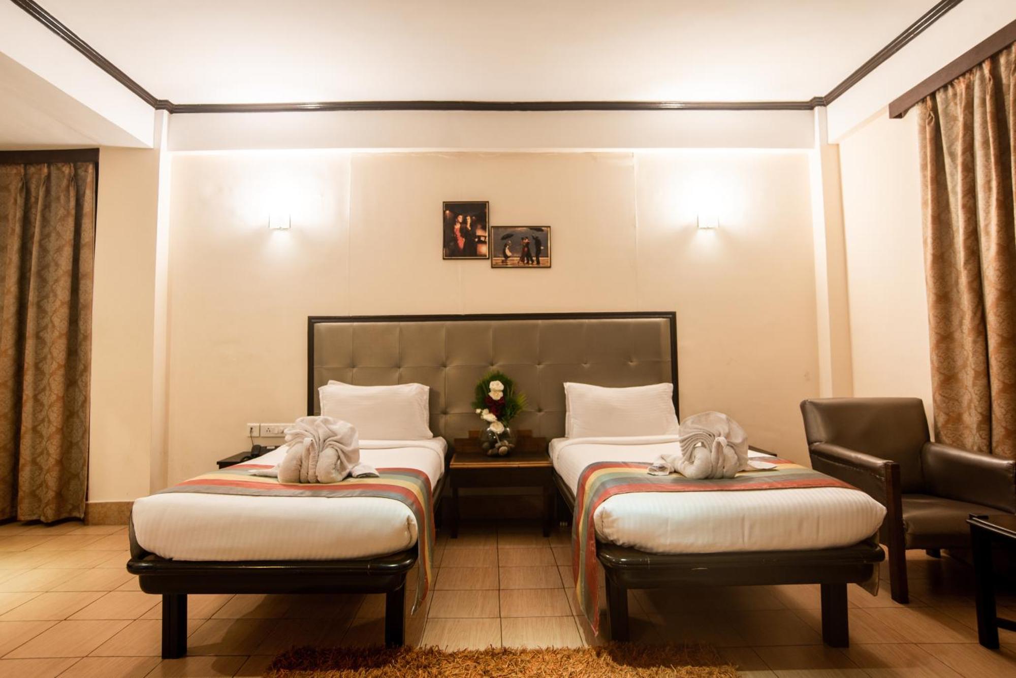 Polo Tura Hotel Екстериор снимка