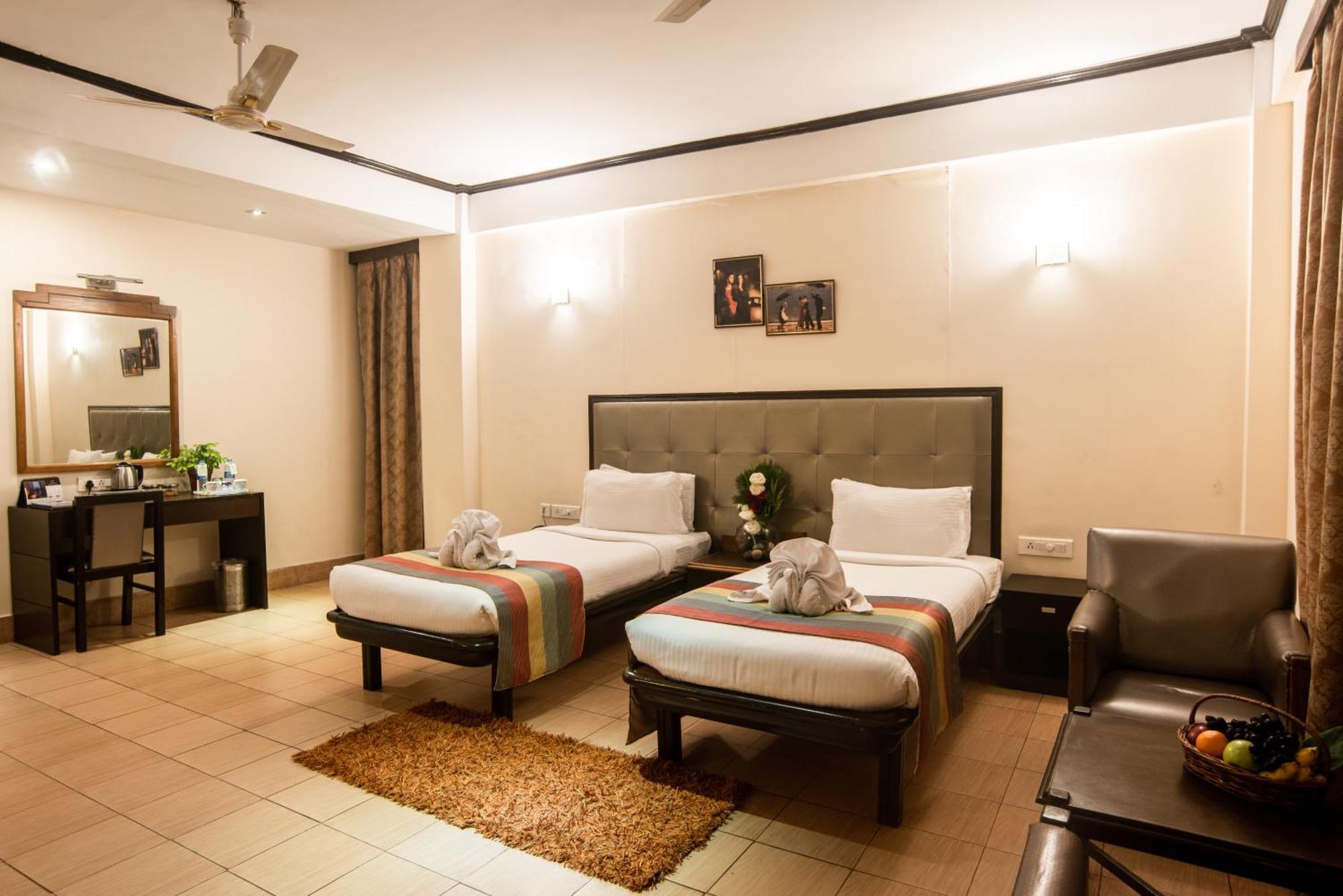 Polo Tura Hotel Екстериор снимка