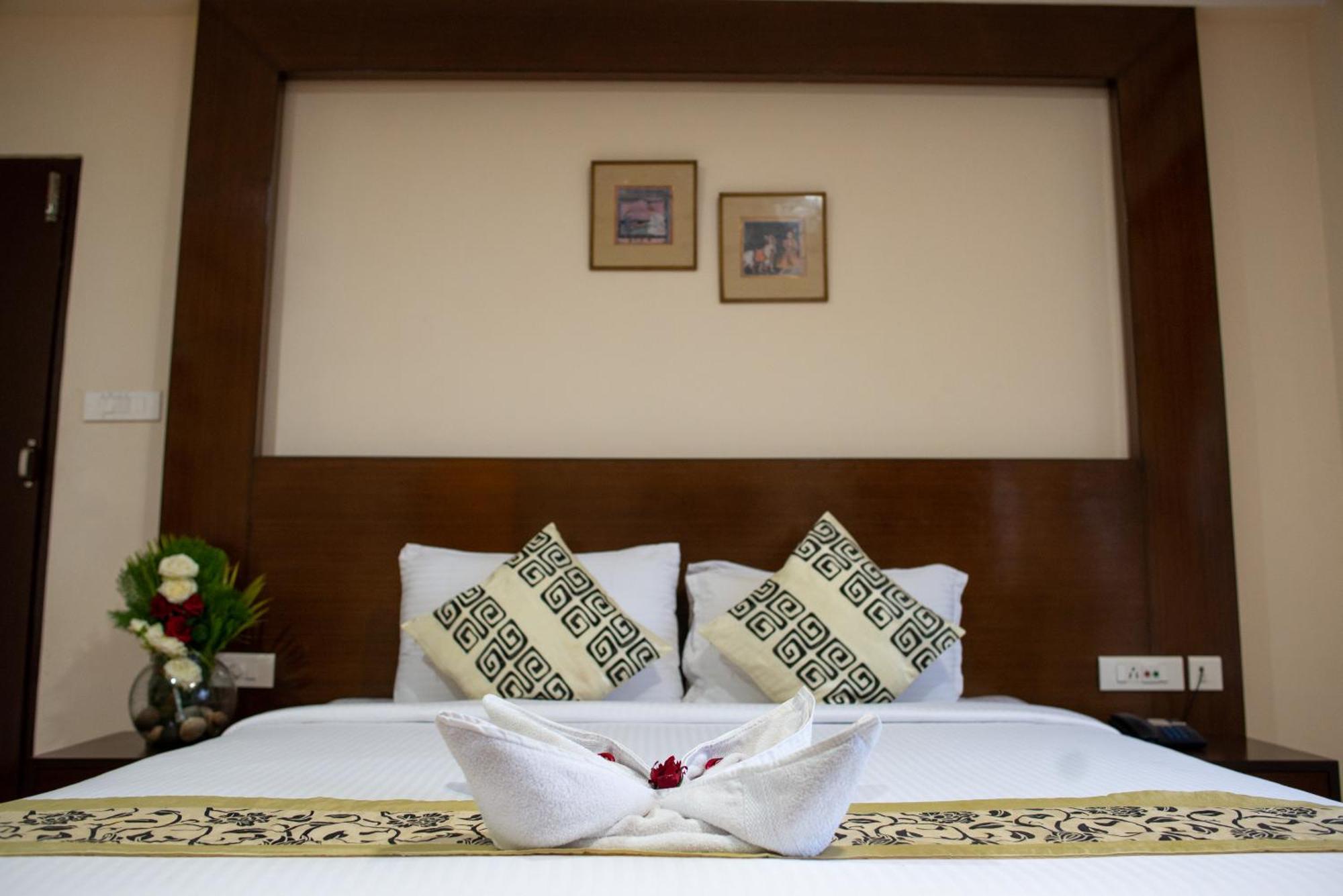 Polo Tura Hotel Екстериор снимка