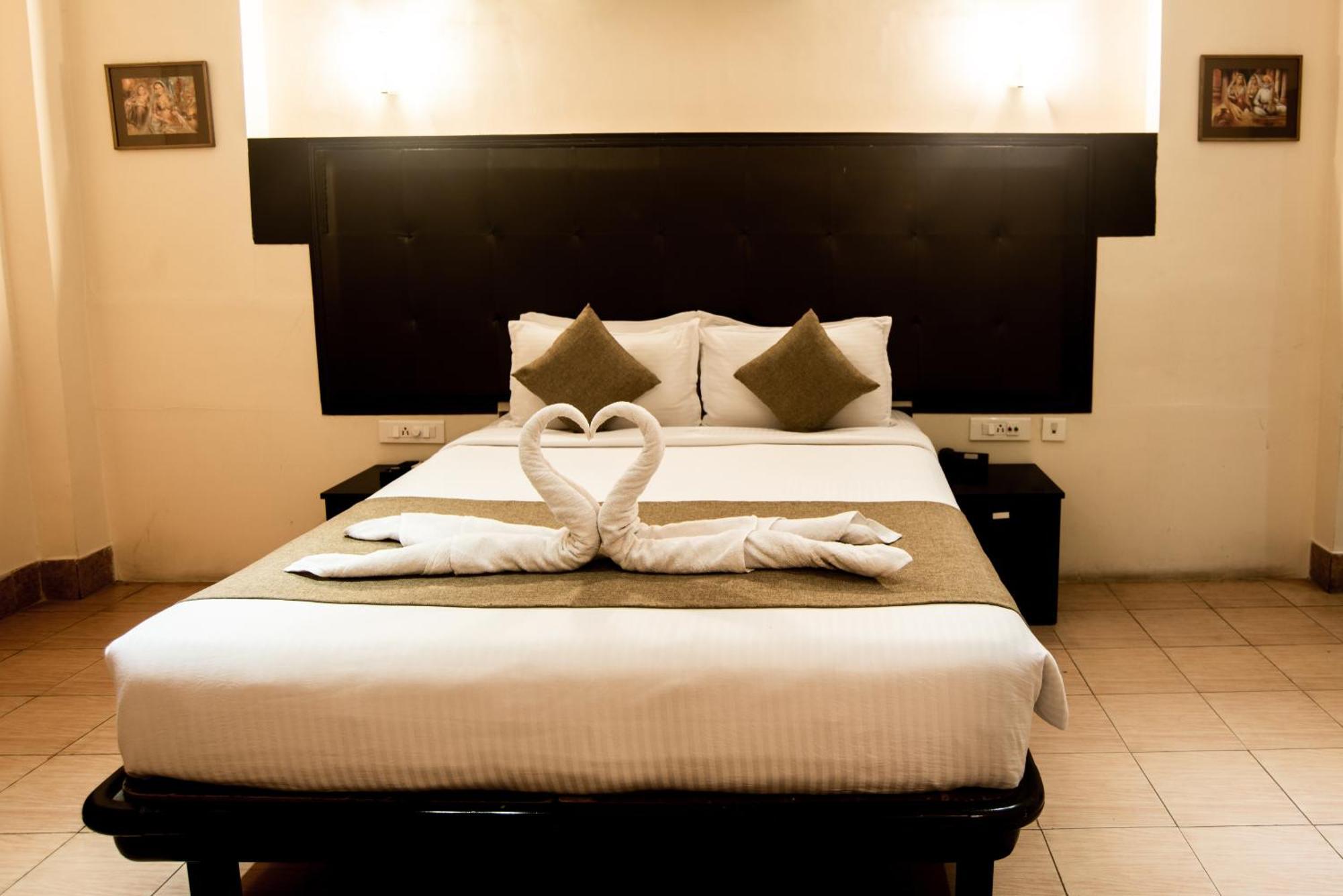 Polo Tura Hotel Екстериор снимка