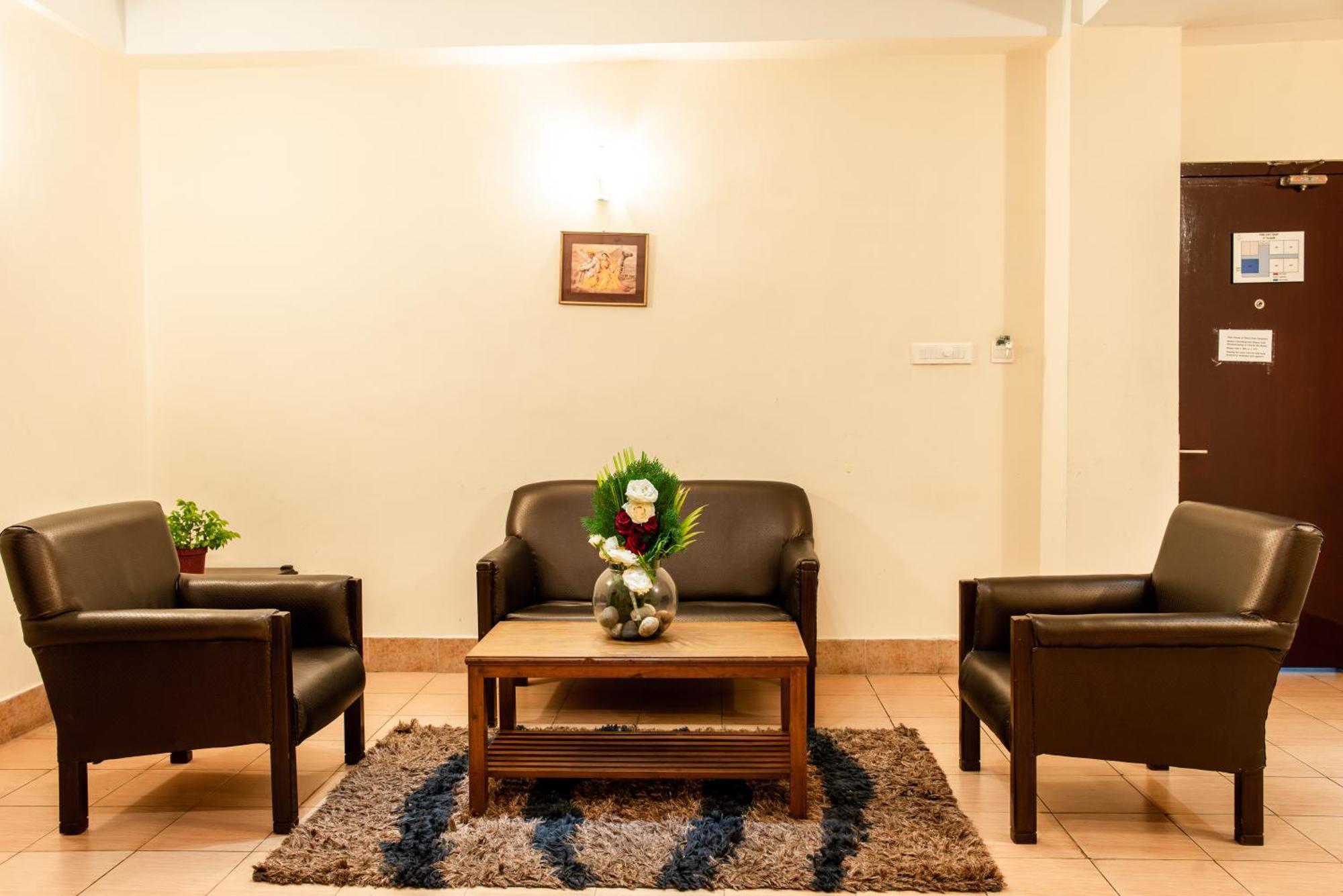 Polo Tura Hotel Екстериор снимка