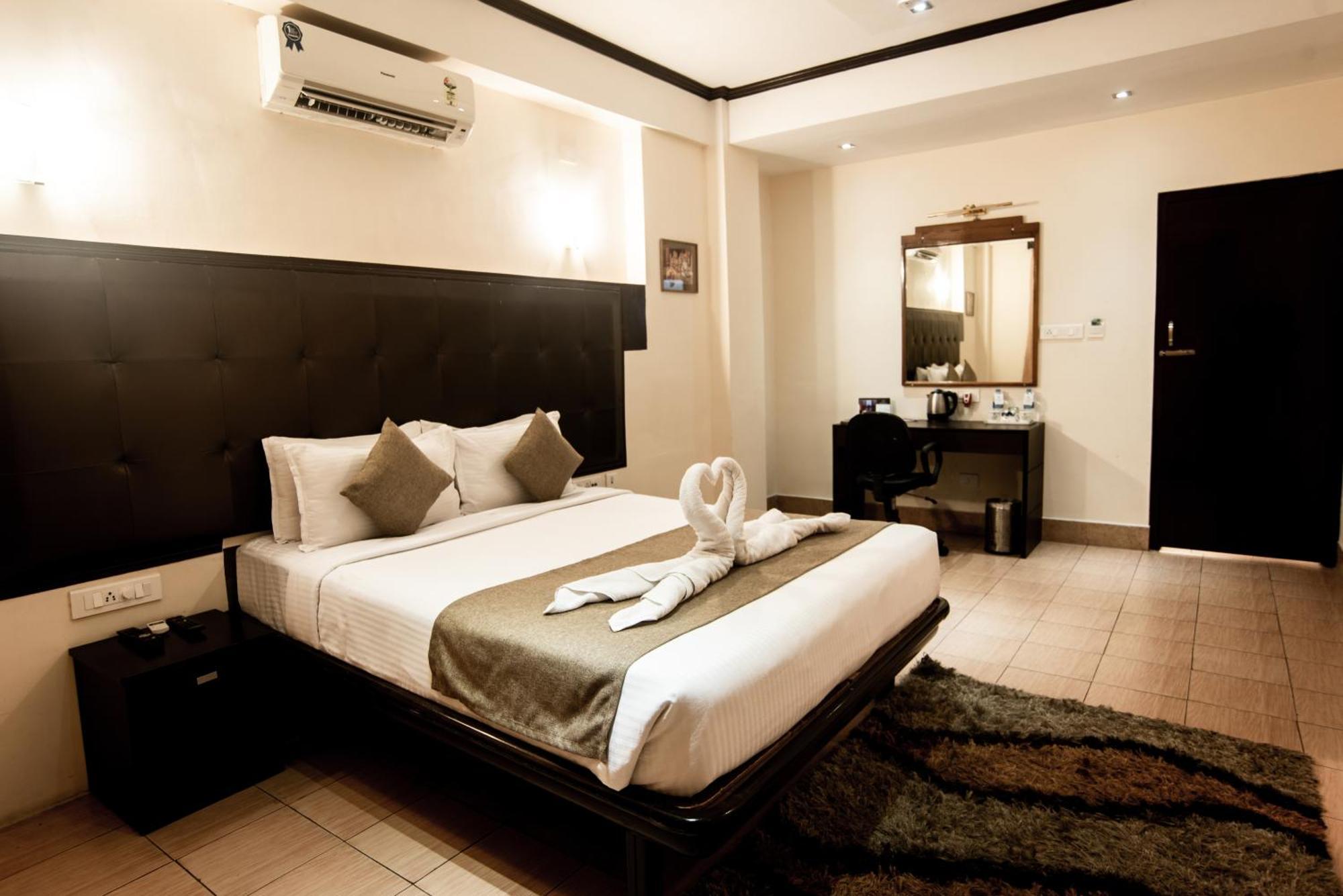 Polo Tura Hotel Екстериор снимка