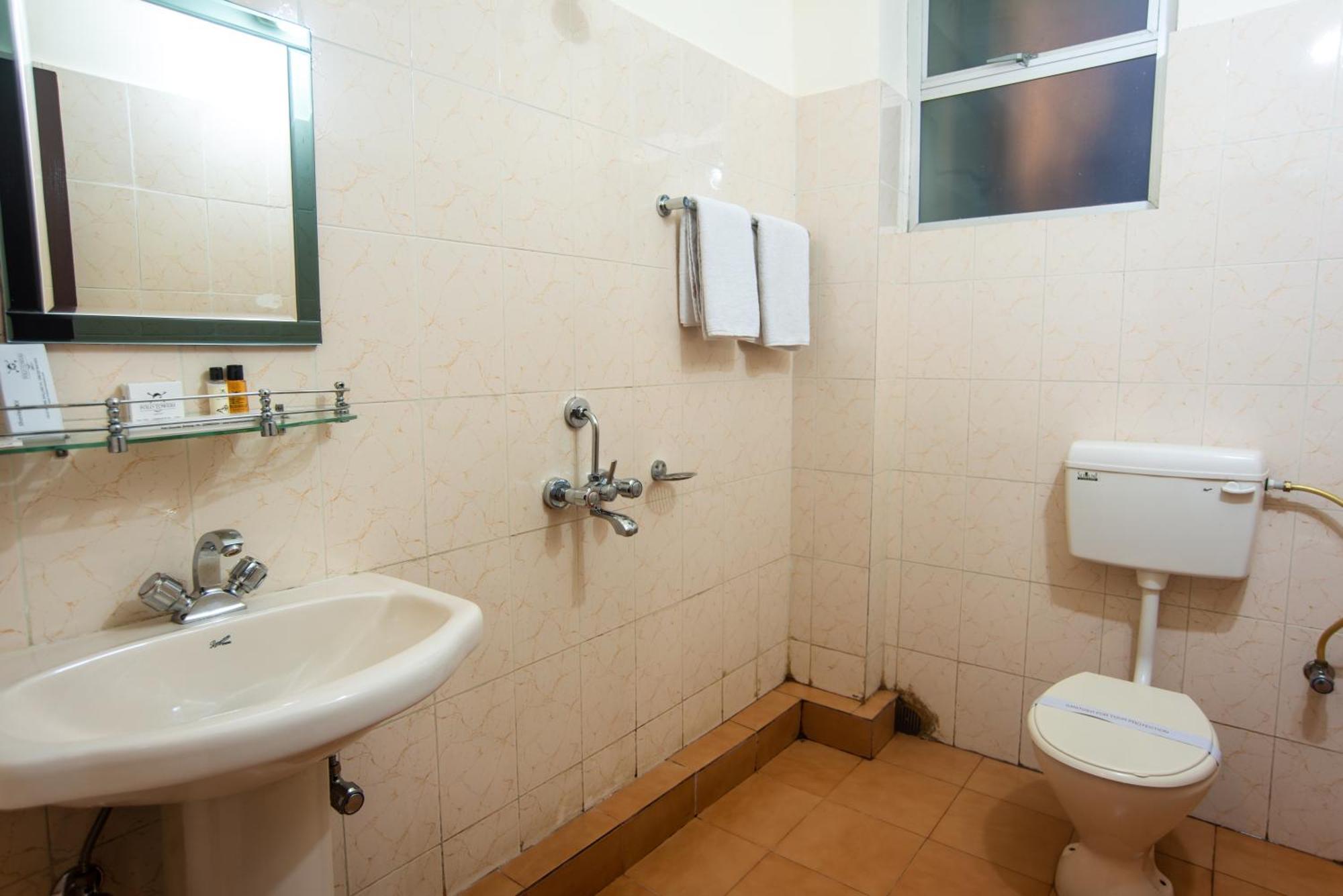 Polo Tura Hotel Екстериор снимка