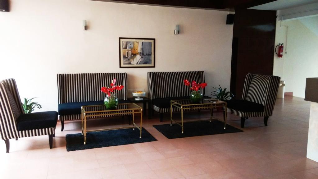 Polo Tura Hotel Екстериор снимка