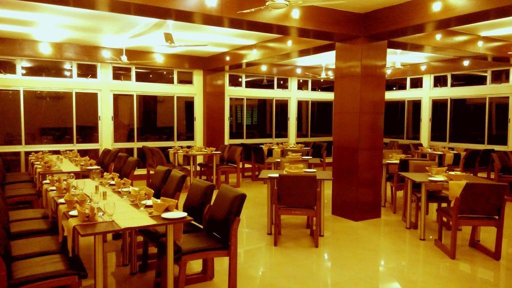Polo Tura Hotel Екстериор снимка