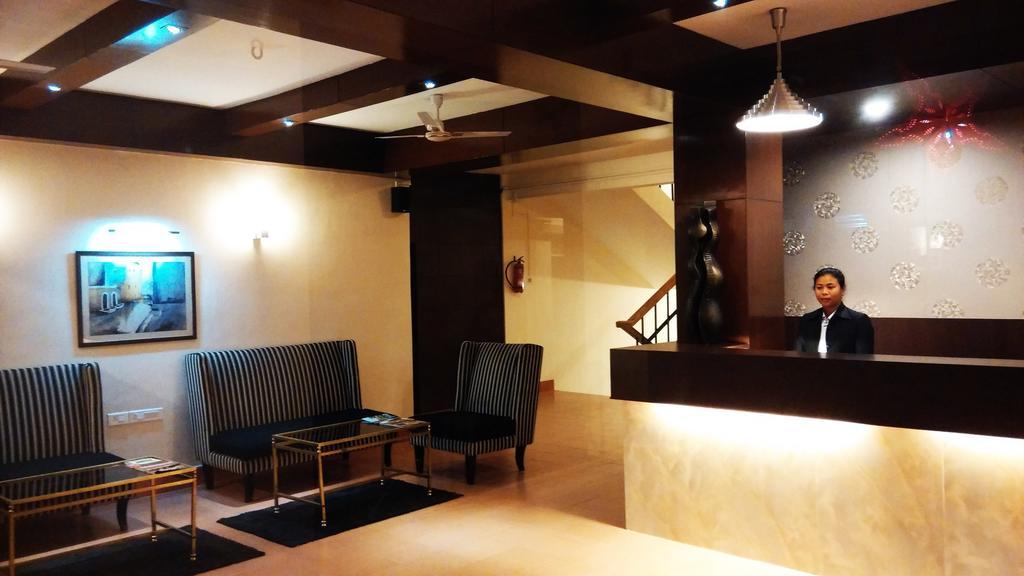 Polo Tura Hotel Екстериор снимка