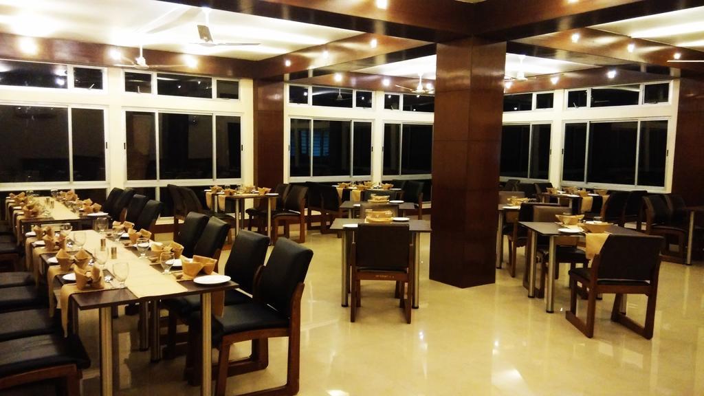 Polo Tura Hotel Екстериор снимка