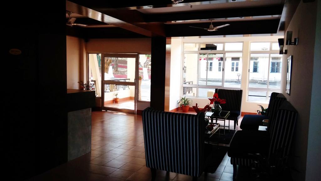 Polo Tura Hotel Екстериор снимка