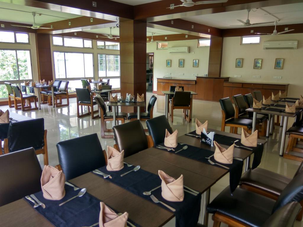 Polo Tura Hotel Екстериор снимка